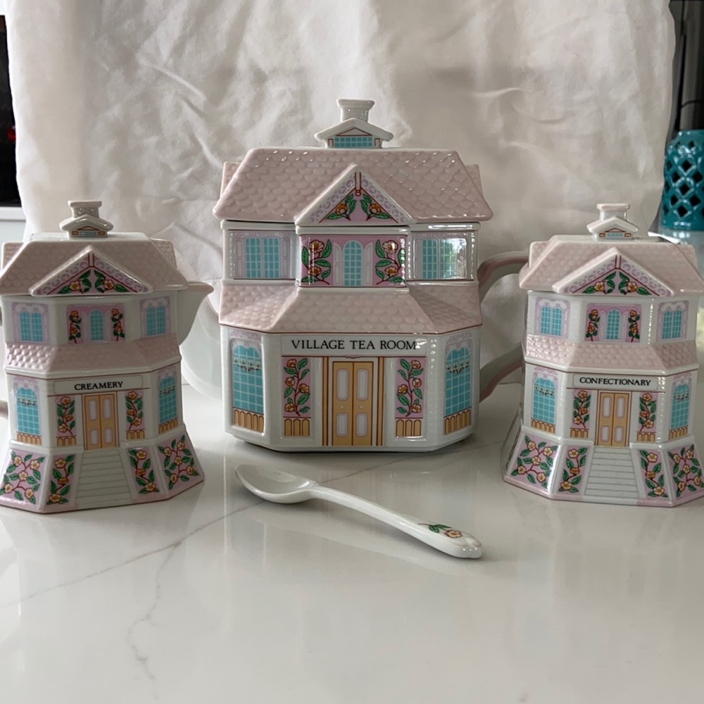 Lenox The Village Tea Room Set Tea Pot